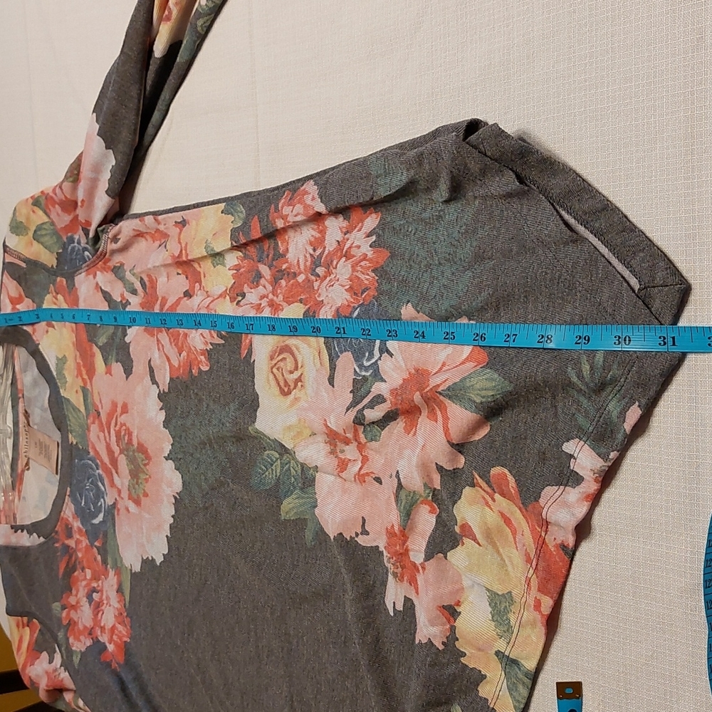 Philosophy Gray and Pink Floral Tunic Top L EUC - Picture 11 of 12